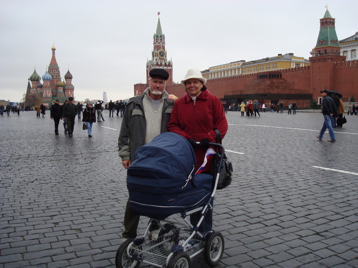 С бабушкой Светой и с дедом Борисом.
